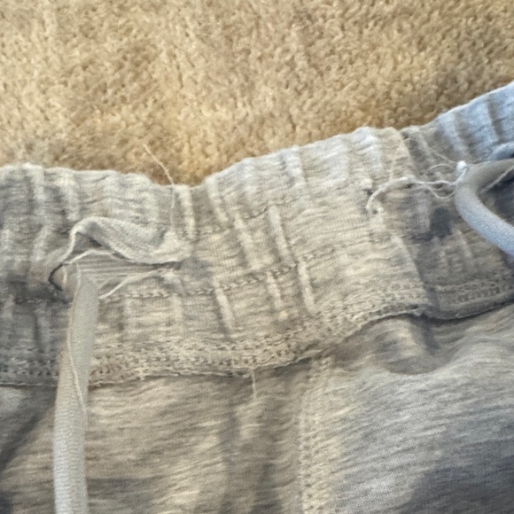 Gymshark Light Gray Kids Sweatpants - Picture 5 of 5